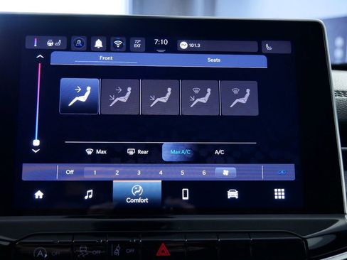 Used 2024 Jeep Compass Latitude image 43