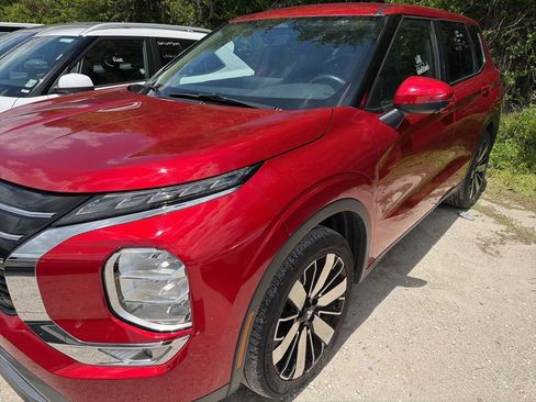 Used 2025 Mitsubishi Outlander SE FWD image 1