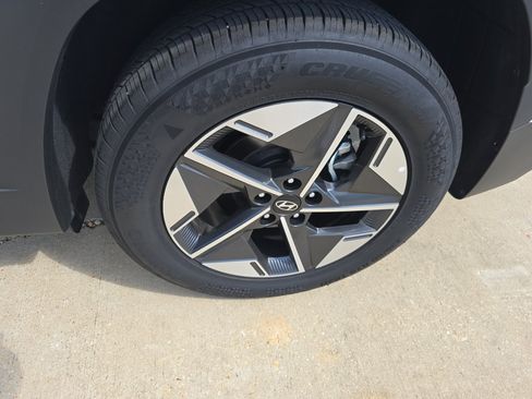 Used 2025 Hyundai Tucson SEL FWD image 9