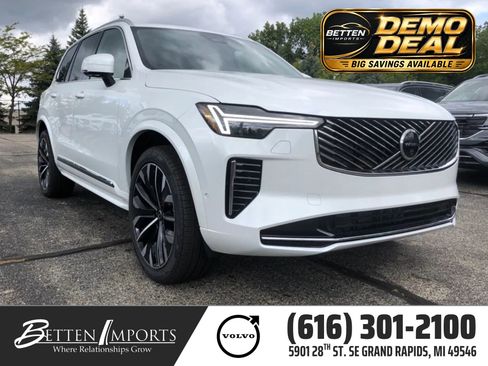 Used 2026 Volvo XC90 B5 Ultra w/ Protection Package Premier image 1