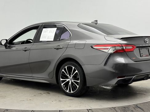 Used 2019 Toyota Camry SE image 5