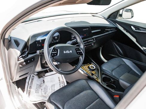 Used 2023 Kia Niro Wave FWD image 8