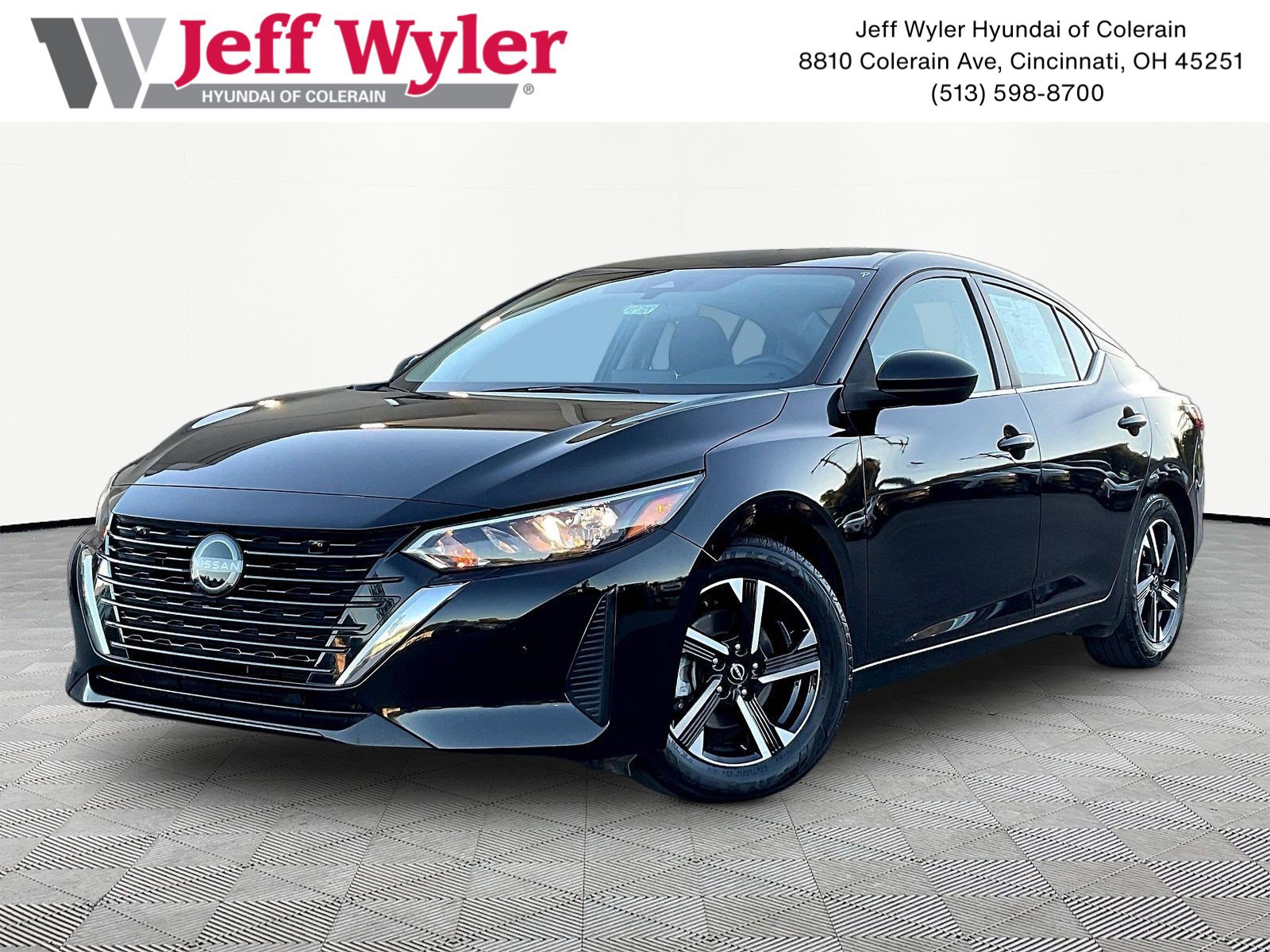 Used 2025 Nissan Sentra SV FWD image 1