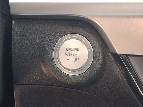 Used 2025 Kia Telluride S AWD/4WD image 6