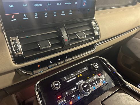 Used 2022 Lincoln Navigator L Reserve image 17