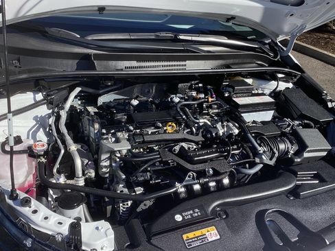 Used 2025 Toyota Corolla SE w/ SE Package image 21