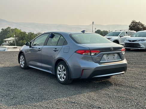 Certified 2022 Toyota Corolla LE FWD image 9