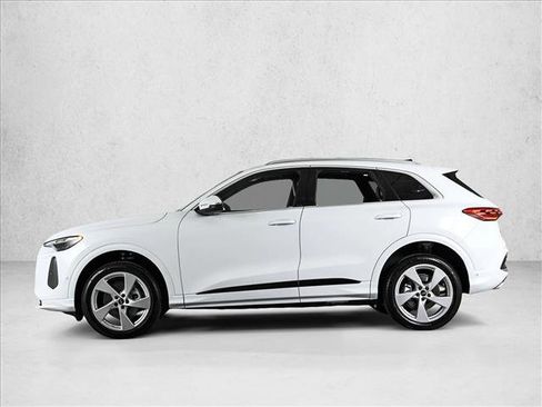 New 2025 Audi Q5 Premium Plus image 9