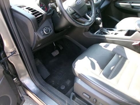 Used 2017 Ford Escape Titanium AWD/4WD image 16