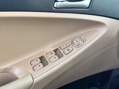 Used 2011 Hyundai Sonata GLS FWD image 16