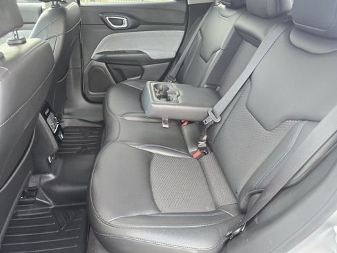 Used 2022 Jeep Compass Latitude AWD/4WD image 29