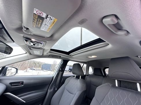 Used 2023 Toyota Corolla Cross LE w/ Moonroof Package image 13