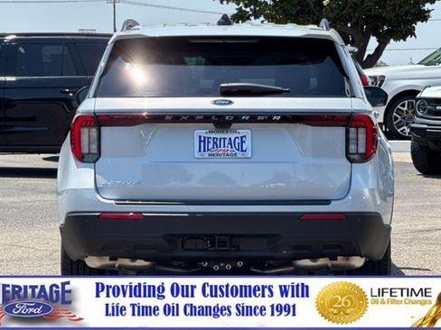New 2026 Ford Explorer Active RWD image 5