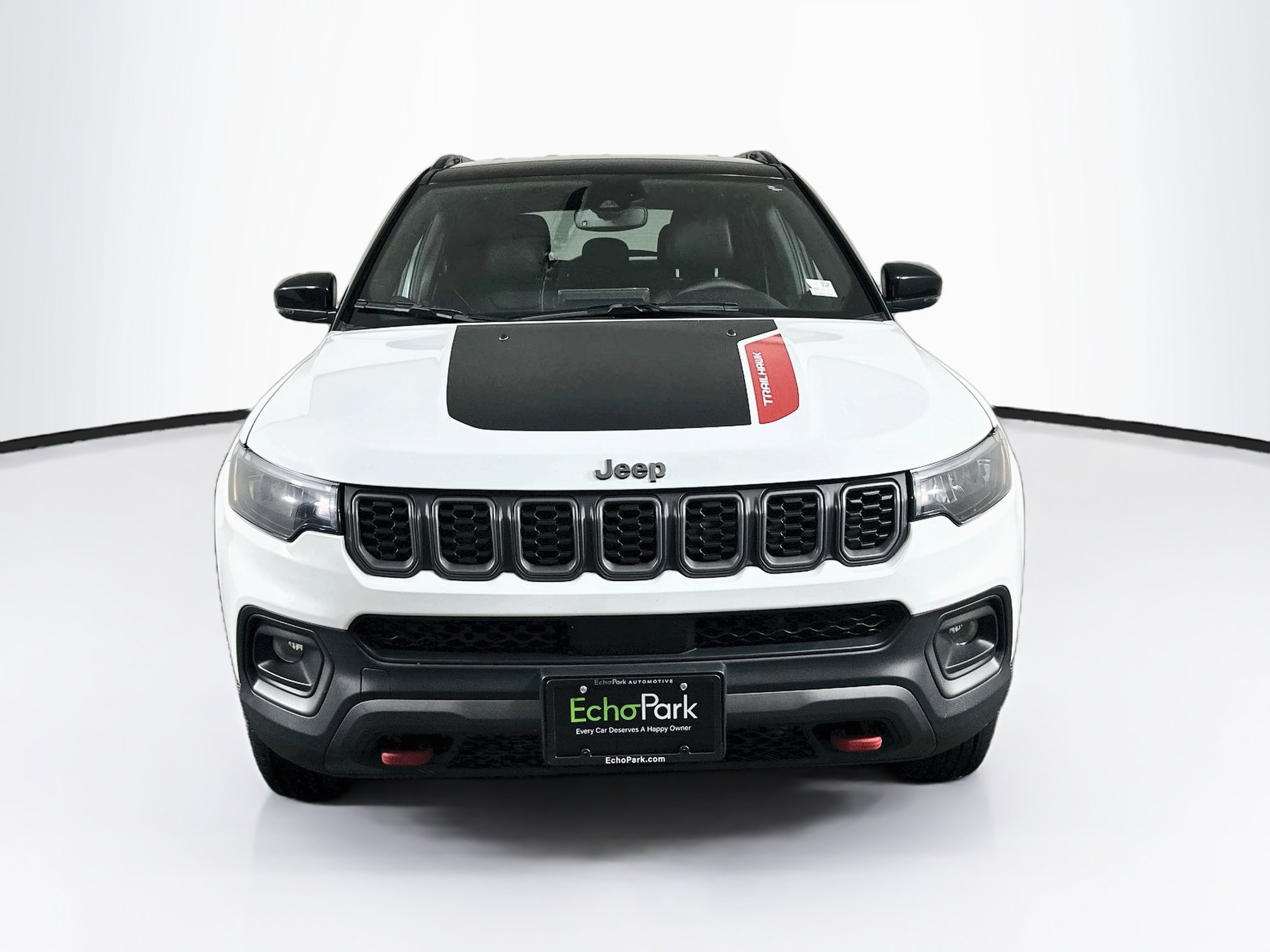 Used 2025 Jeep Compass Trailhawk w/ Trailer Tow Group AWD/4WD image 2