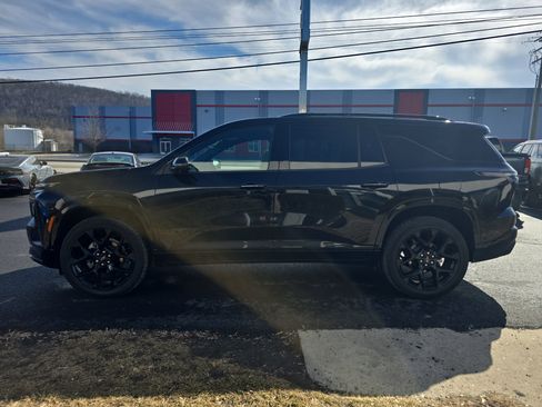 Used 2024 Chevrolet Traverse RS w/ LPO, Floor Liner Package image 7