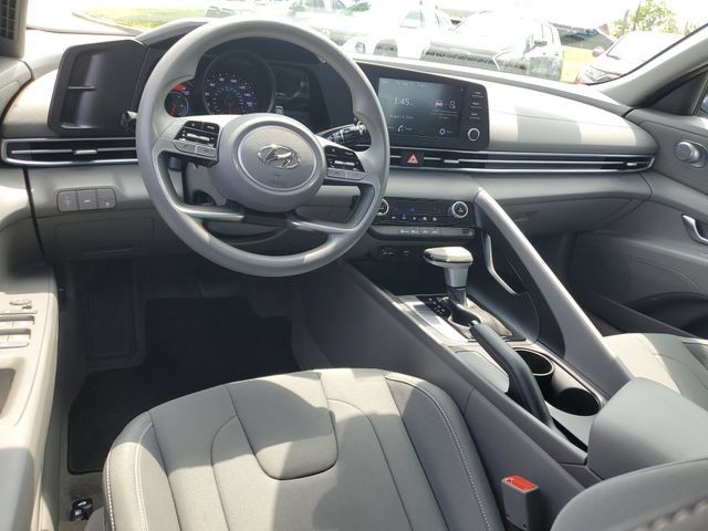Used 2023 Hyundai Elantra SEL FWD image 9