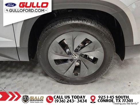 Used 2025 Volkswagen Taos S w/ Taos MDO Package image 30