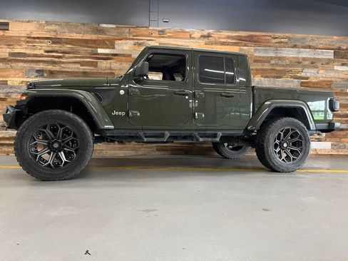 Used 2021 Jeep Gladiator Overland w/ Popular Equipment Package AWD/4WD image 16
