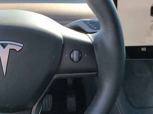 Used 2023 Tesla Model Y Long Range image 19