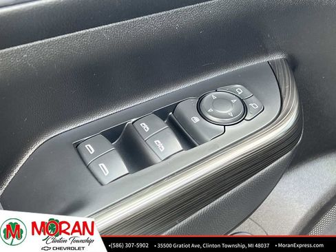 Used 2023 GMC Acadia SLT image 17