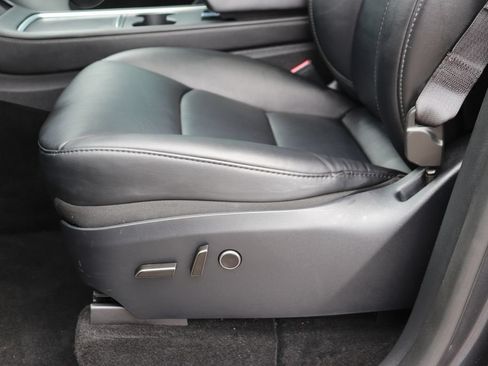 Used 2024 Tesla Model Y 2WD image 11