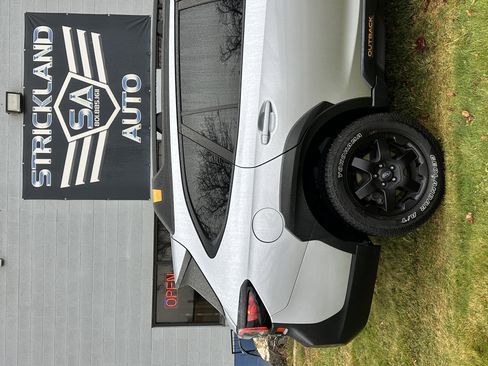 Used 2023 Subaru Outback Wilderness image 6