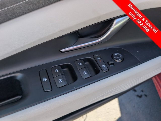 Certified 2025 Hyundai Elantra Limited FWD image 15