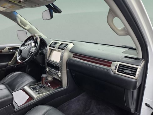 Used 2018 Lexus GX 460 Premium AWD/4WD image 21