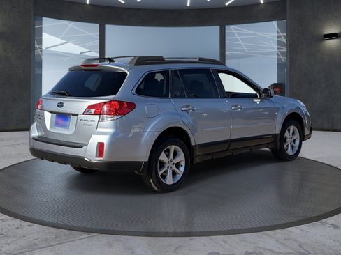 Used 2014 Subaru Outback 2.5i Premium AWD/4WD image 6