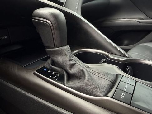 New 2024 Toyota Camry SE FWD image 19