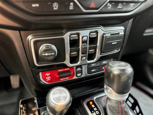 Used 2021 Jeep Wrangler Unlimited Rubicon AWD/4WD image 24