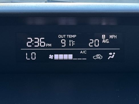 Used 2022 Subaru Crosstrek 2.0i Premium w/ Popular Package #3 image 28