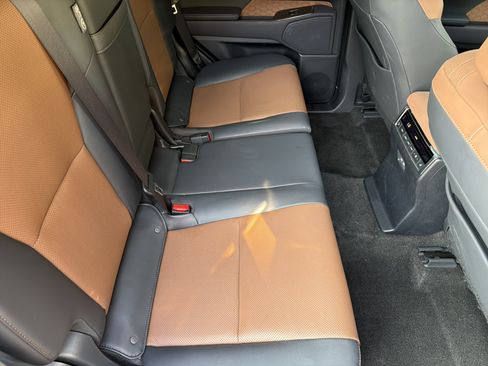 Used 2025 Lexus GX 550 AWD/4WD image 37