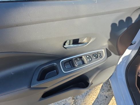 New 2025 Nissan Versa SR image 16