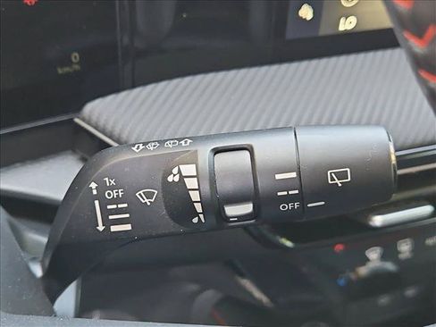 Certified 2025 Nissan Kicks SR FWD image 15