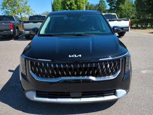 Used 2025 Kia Carnival FWD image 9