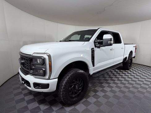 Used 2023 Ford F250 Lariat w/ Lariat Ultimate Package AWD/4WD image 2