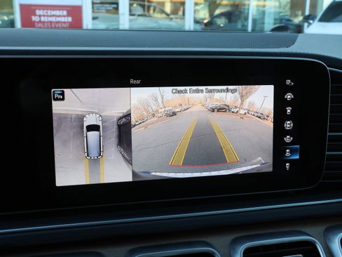 Used 2022 Mercedes-Benz GLS 450 4MATIC image 24