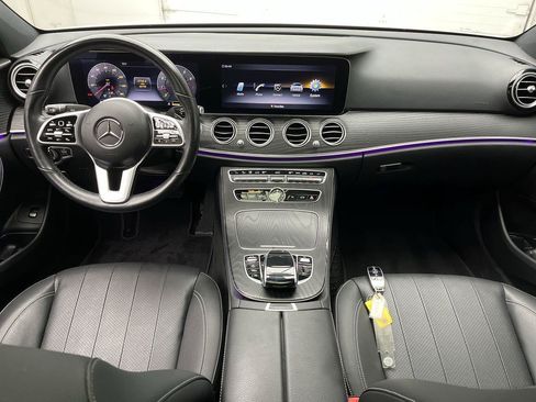 Used 2020 Mercedes-Benz E 350 4MATIC Sedan image 4