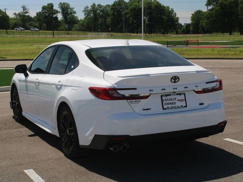 Used 2025 Toyota Camry SE FWD image 15