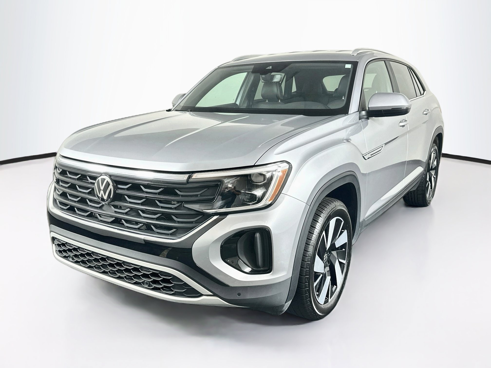 Used 2026 Volkswagen Atlas Cross Sport SE FWD image 3