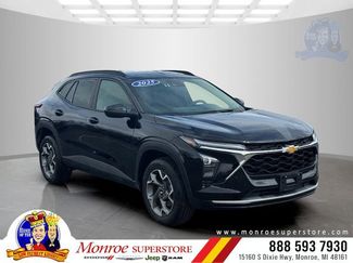 Used 2025 Chevrolet Trax LT video 1