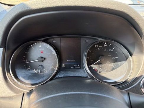 Used 2020 Nissan Rogue SV image 20