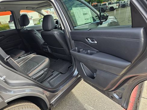 New 2026 Nissan Pathfinder Platinum w/ Accent Package AWD/4WD image 15