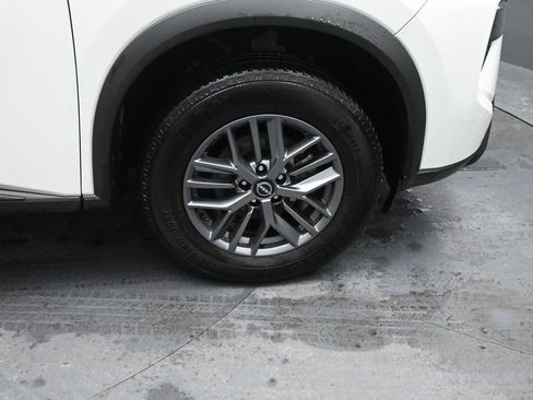 Used 2024 Nissan Rogue S image 16