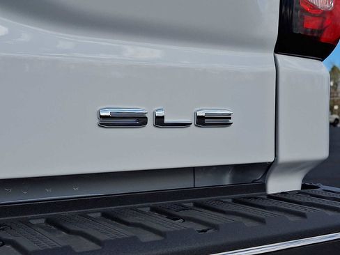 New 2026 GMC Sierra 1500 SLE image 20