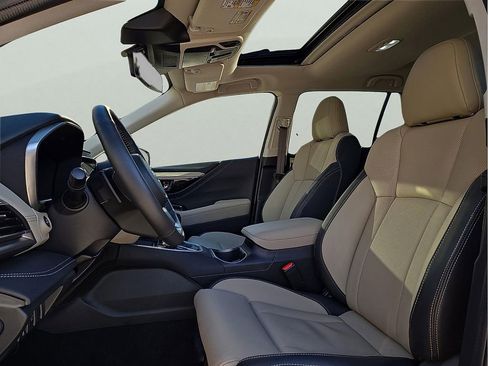 Certified 2025 Subaru Outback Limited image 14