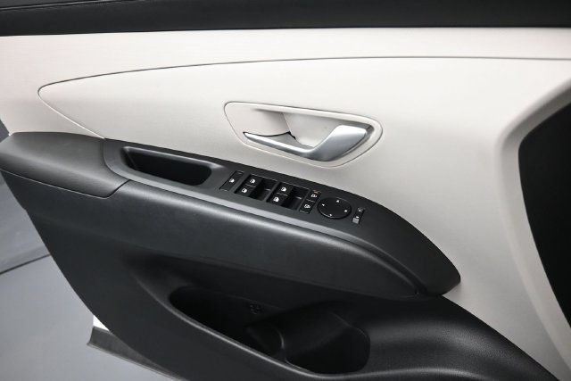 Used 2025 Hyundai Tucson SEL FWD image 16