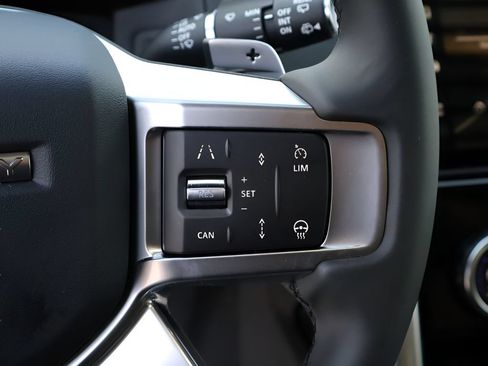 New 2026 Land Rover Discovery Limited Edition AWD/4WD image 32