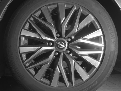 Used 2025 Nissan Altima 2.5 SV image 14